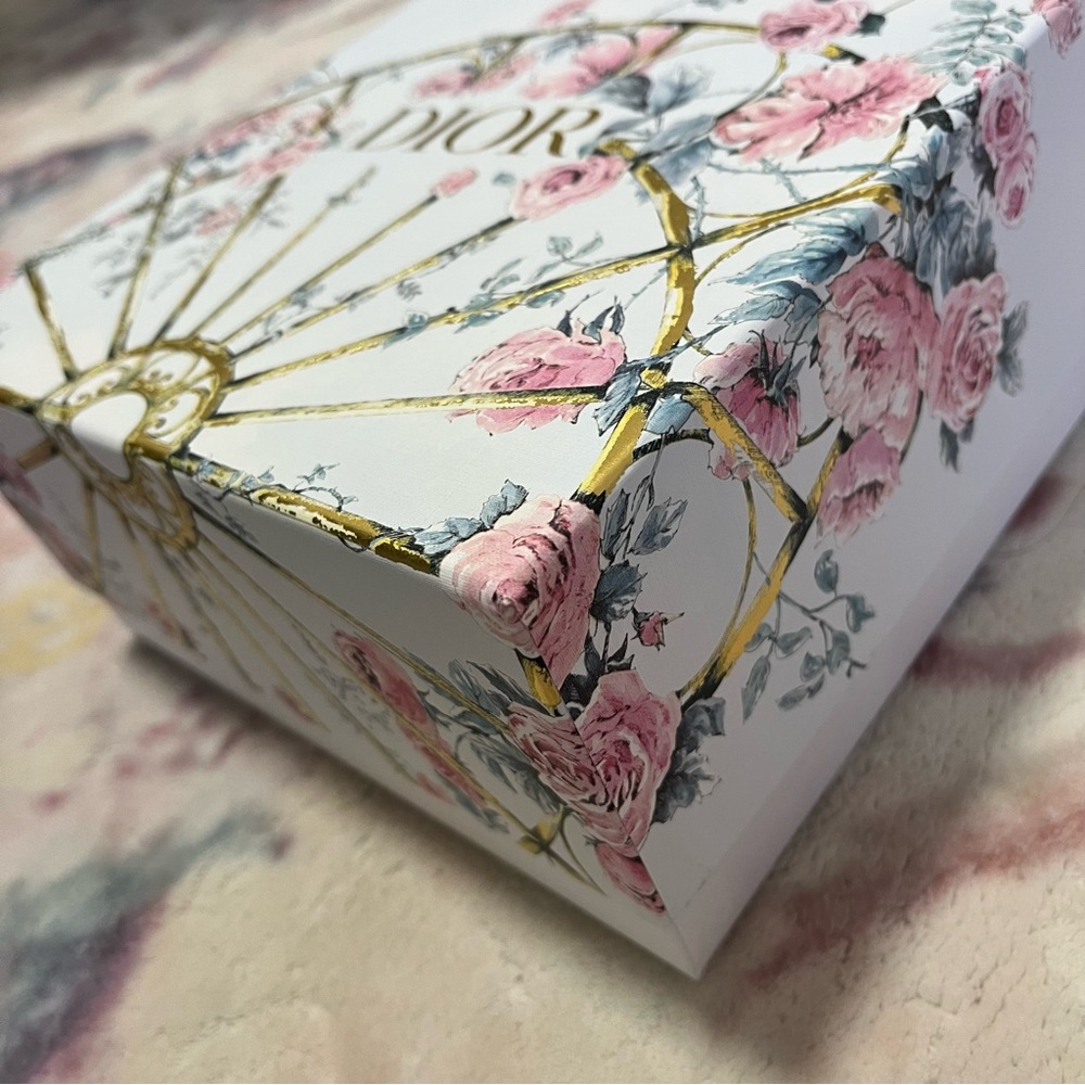 Dior Pink and Gold Floral Box - Picture 4 of 7